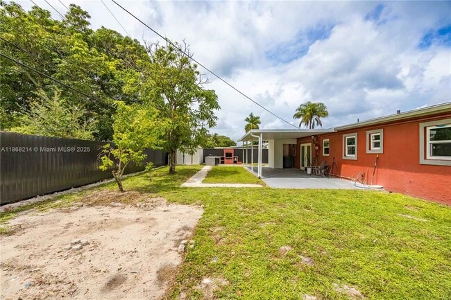 Building Photo - 3230 NW 171st Ter # House MIAMI GARDENS, F...