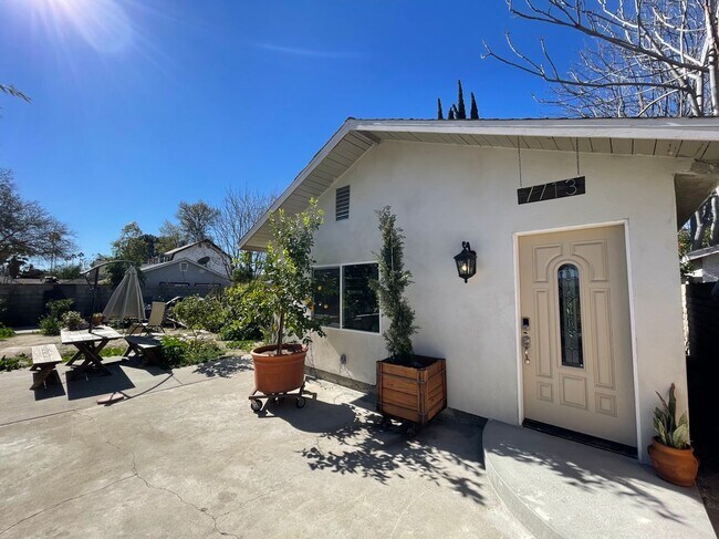 Building Photo - 7713 Owensmouth Ave