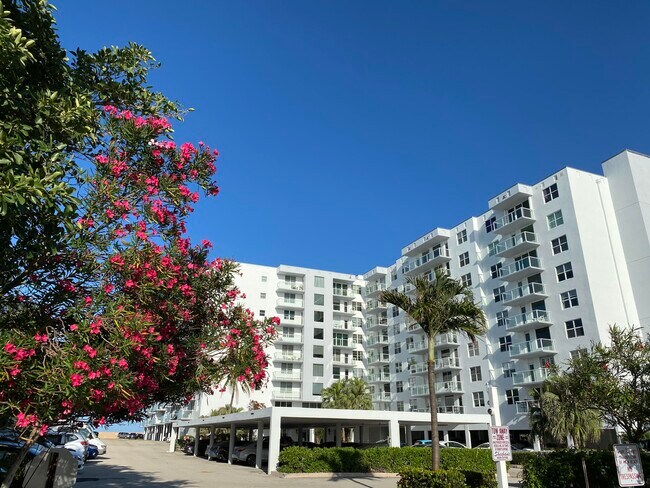 Building Photo - 3450 S Ocean Blvd