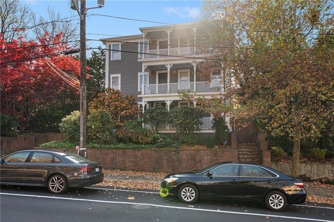 Building Photo - 45 Olney St