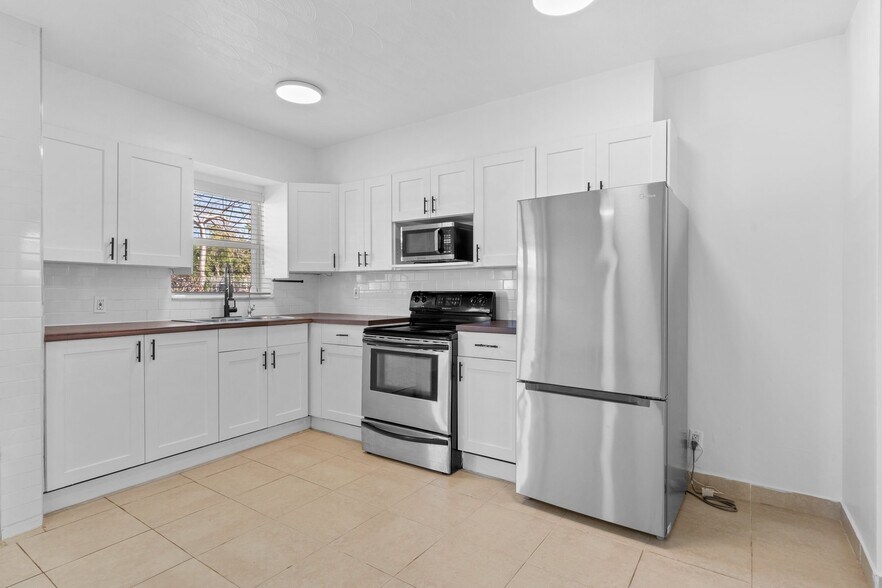 Building Photo - 2235 Coolidge St