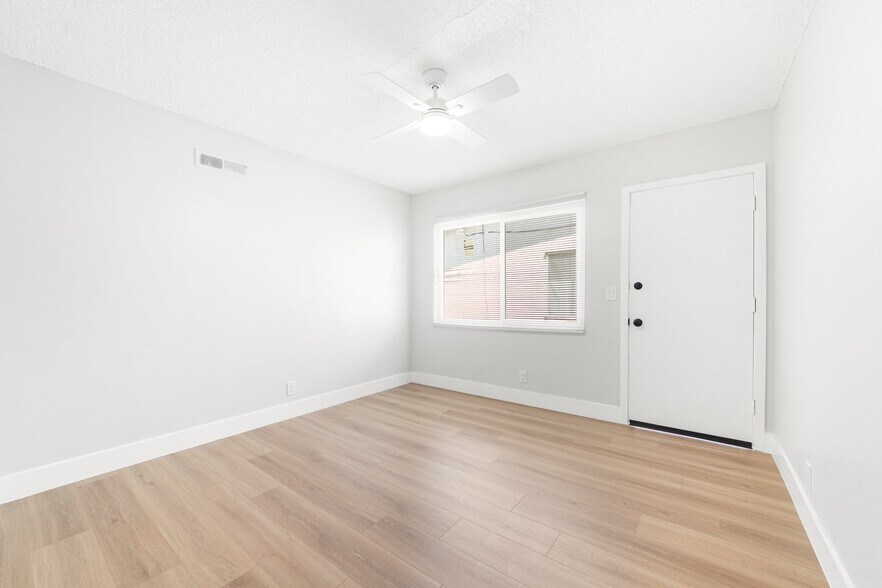 Building Photo - 11126 Crenshaw Blvd