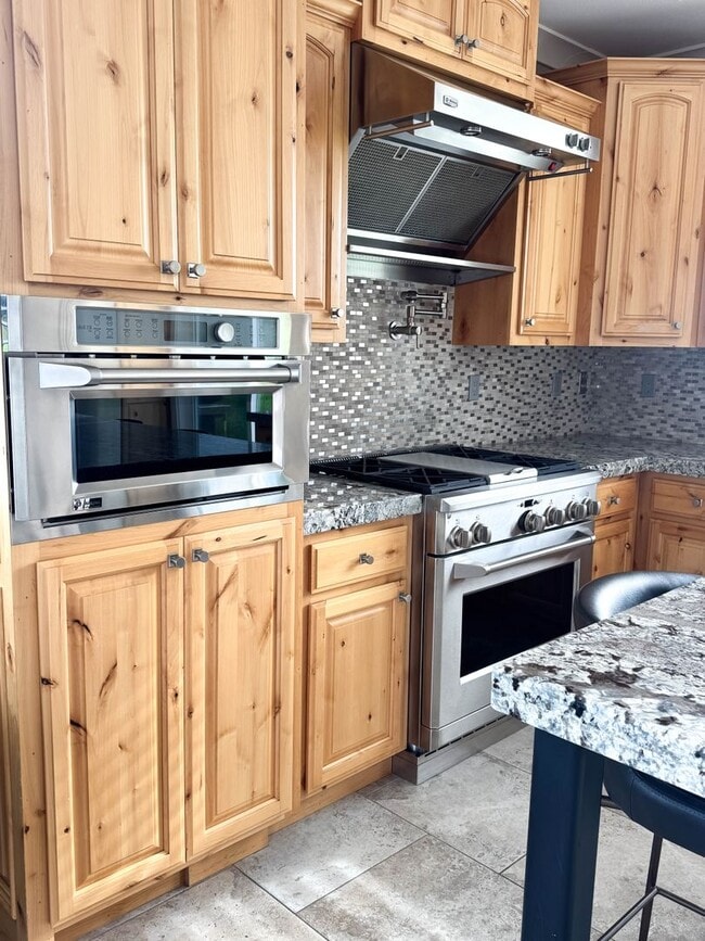 Building Photo - 4925 Milano Way