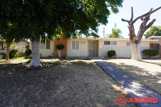Primary Photo - Spacious home located In Northeast Bakersf...