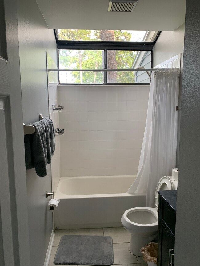 Building Photo - 1701 Winter Green Blvd