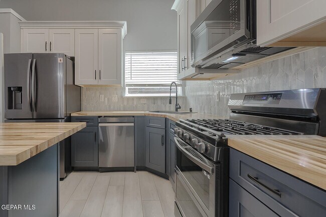 Building Photo - 4917 Marcella Santillana