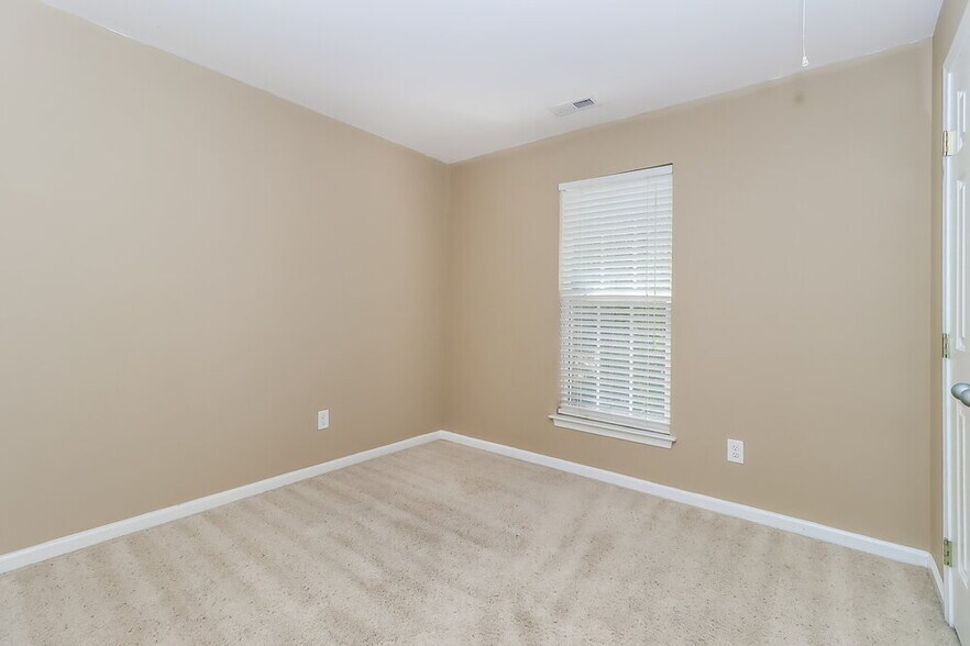 Building Photo - 10217 Meadow Crossing Ln