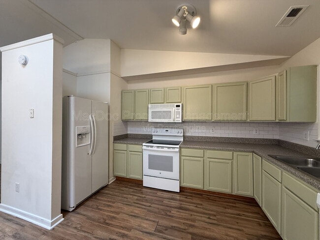 Building Photo - 27140 Shannon Mill Dr