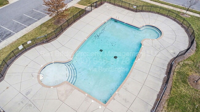 Building Photo - 727 Dynamo St NW