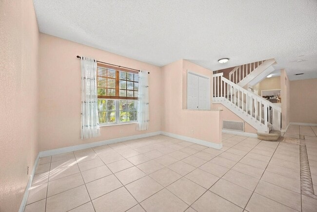 Building Photo - 18051 Rhumba Way