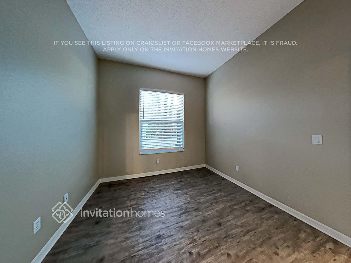 Building Photo - 2071 Lake Marion Dr