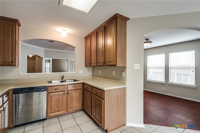 Building Photo - 5914 Wexford Brook