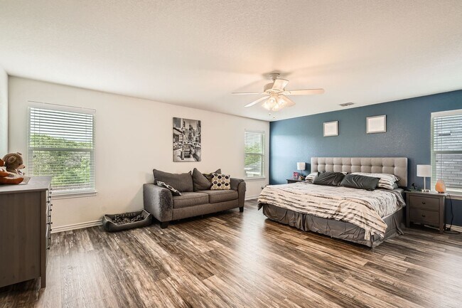 Building Photo - First time rental!