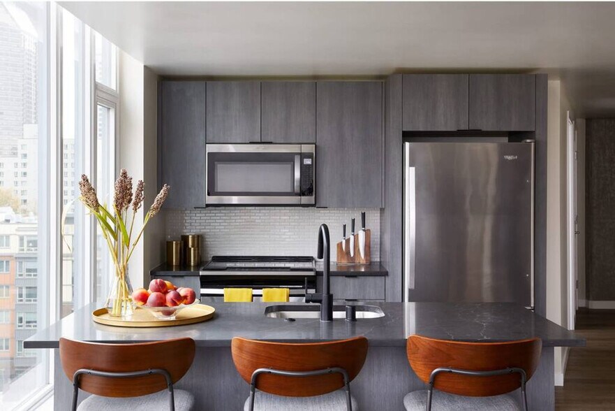 Building Photo - 1122 Madison St