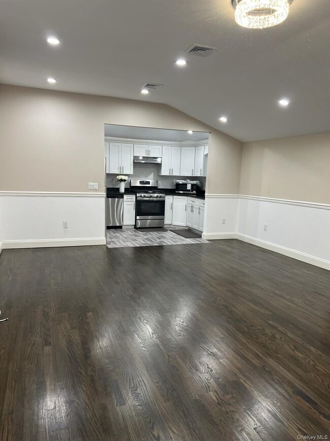 Building Photo - 144-10 230th Pl