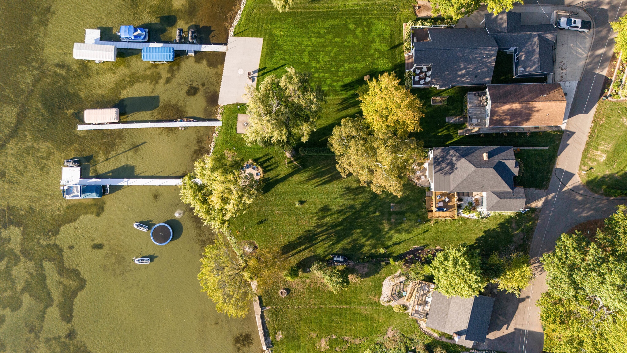 Building Photo - 15305 Silver Beach Dr