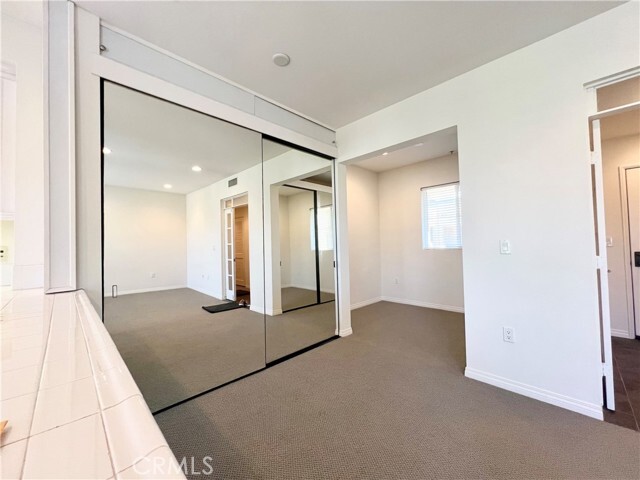 Building Photo - 6020 S Seabluff Dr