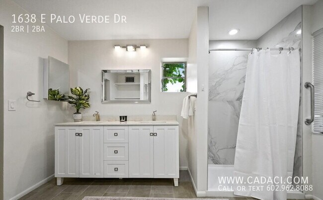 Building Photo - 1638 E Palo Verde Dr