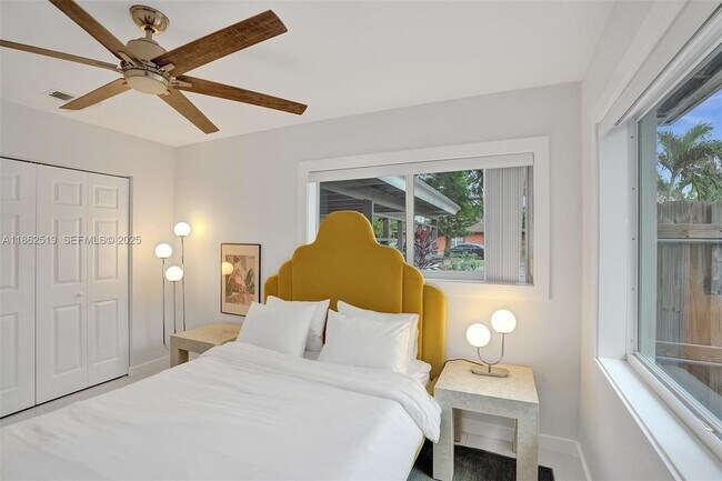 Building Photo - 1605 NW 7th Terrace