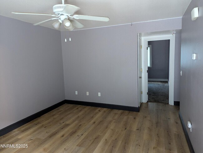Building Photo - 1494 Lewis St