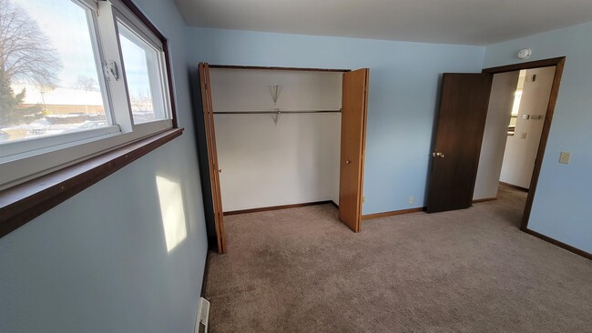 Building Photo - 4015 Claire St