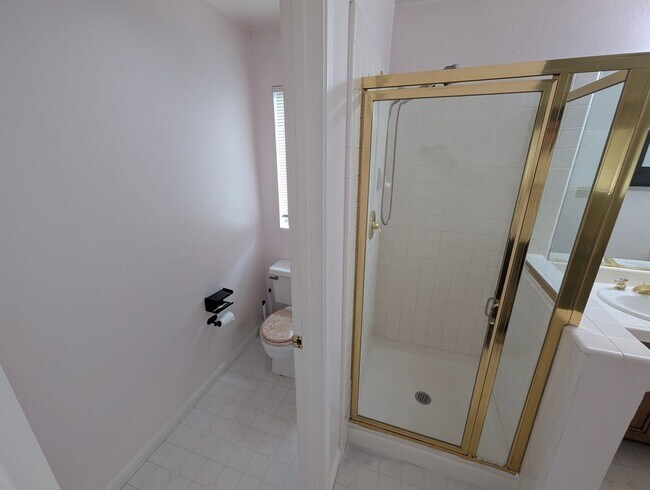 Building Photo - Spacious Bay Point 3/2.5 Home with Excelle...