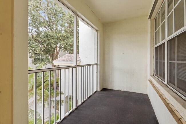 Building Photo - 559 SE Prescott Pl