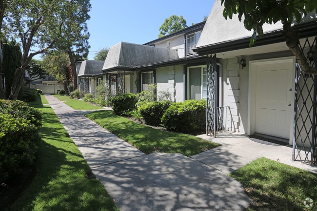 Community - Quiet Cove Apartments