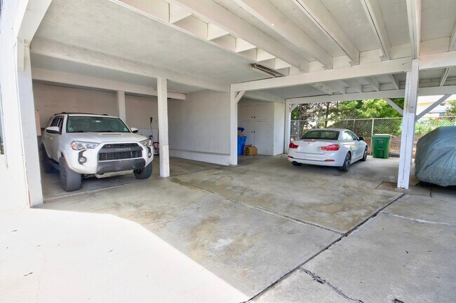 Building Photo - 631 Pacific St