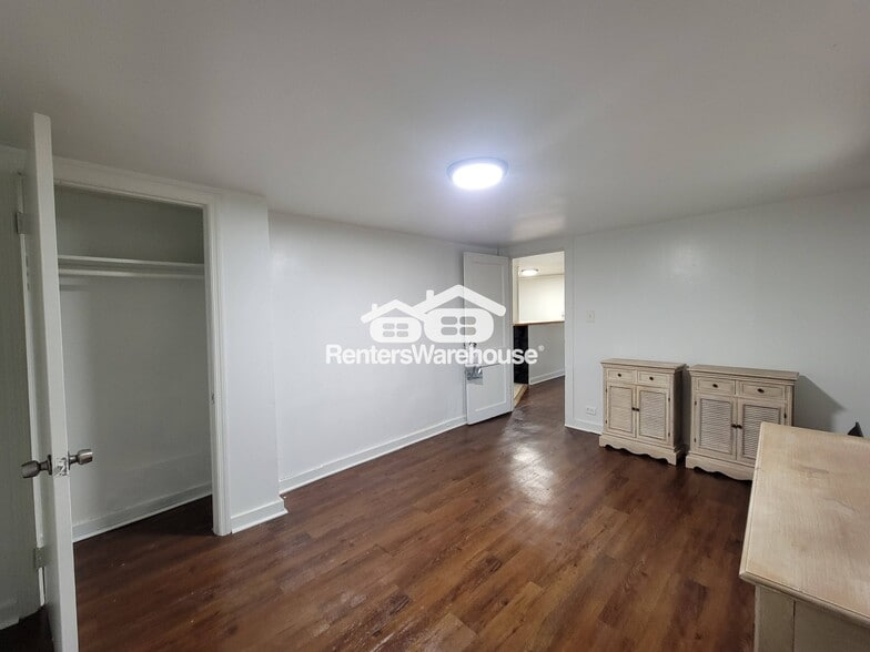 Building Photo - 1056 Regent St SW