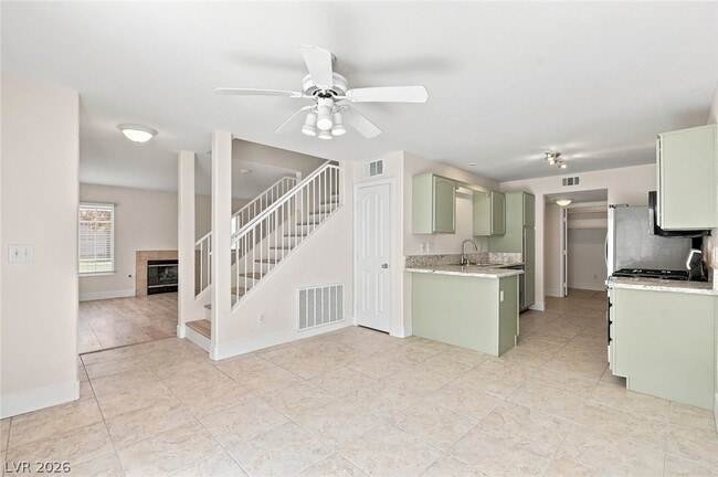 Building Photo - 446 Winthrop Pl