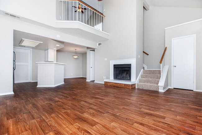 Building Photo - Plano Park Townhomes