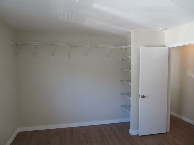 Building Photo - Close to Capitola / Easy Highway Access