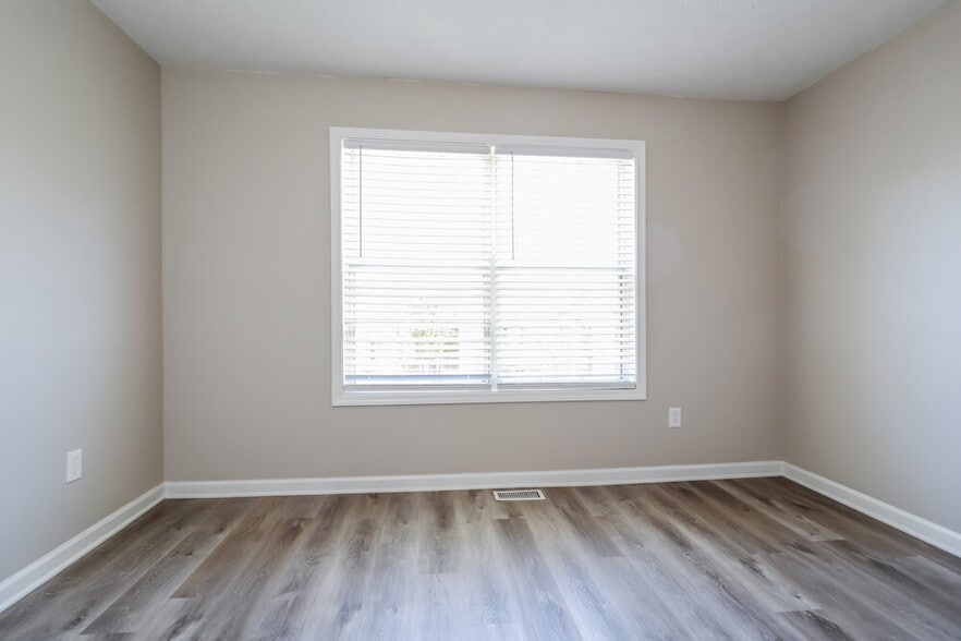 Building Photo - 830 Gateshead Ln