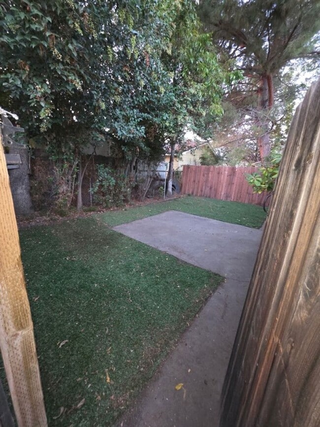 Building Photo - 315 MINNESOTA