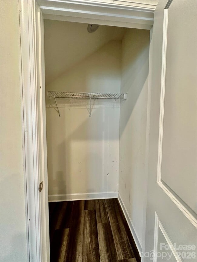 Building Photo - 410 Cranford Dr