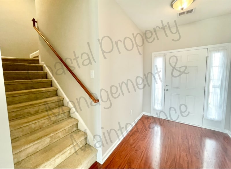 Building Photo - 135 Carolina Oaks Dr