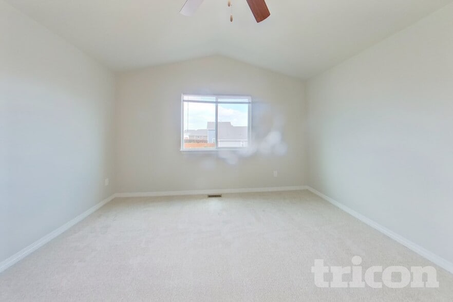 Building Photo - 9972 Emerald Vista Dr