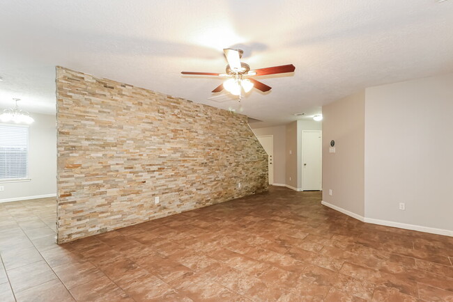 Building Photo - 33306 Cottonwood Bend