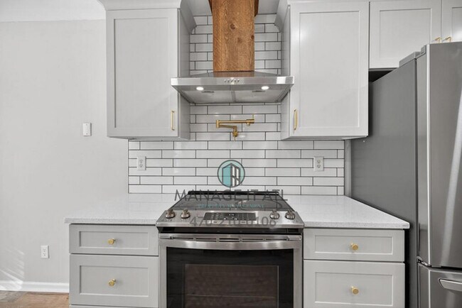 Building Photo - Meticulously maintained 3 Bedroom ranch ho...