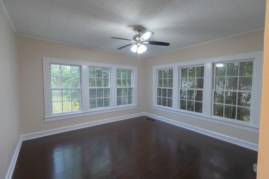 Building Photo - 2714 Morrow Ave