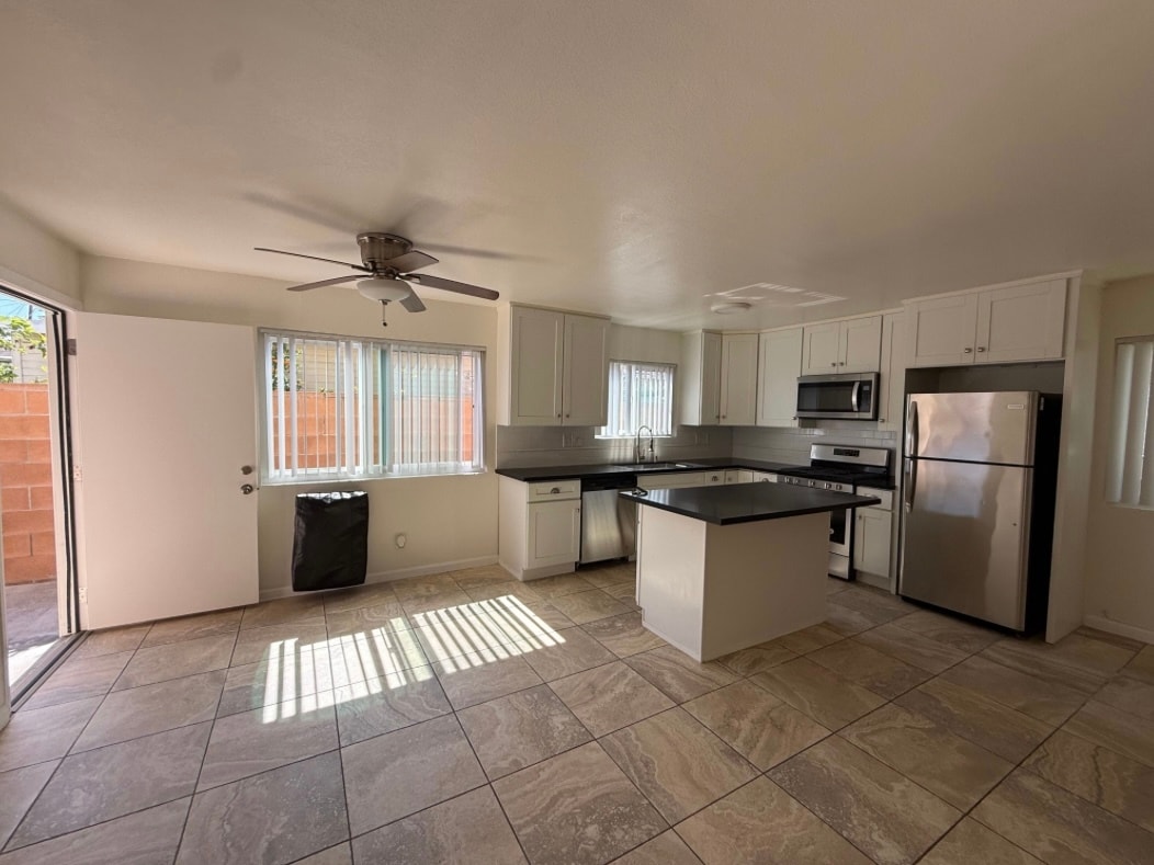 Building Photo - 4712 W 171st St