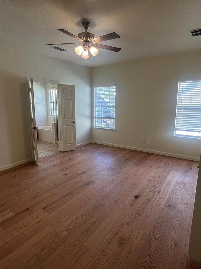 Building Photo - 5404 Martin Ave