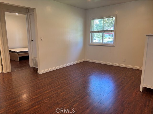 Building Photo - 2032 E Fern Dr