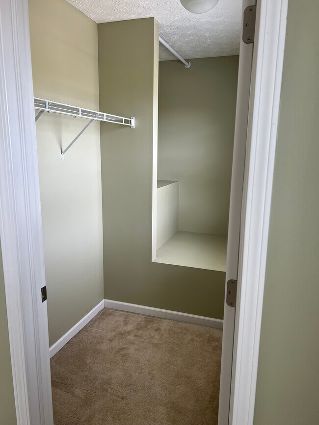 Master Bedroom Closet - 5537 Goose Falls Dr