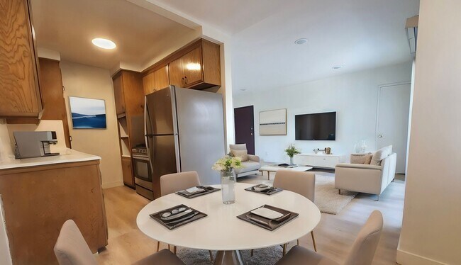 Interior Photo - Primetime Brentwood
