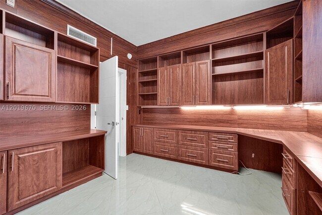 Building Photo - 3001 S Ocean Dr
