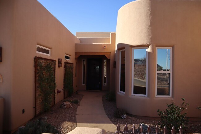 Building Photo - Your own resort! Elegant, Exclusive & Exquisite.