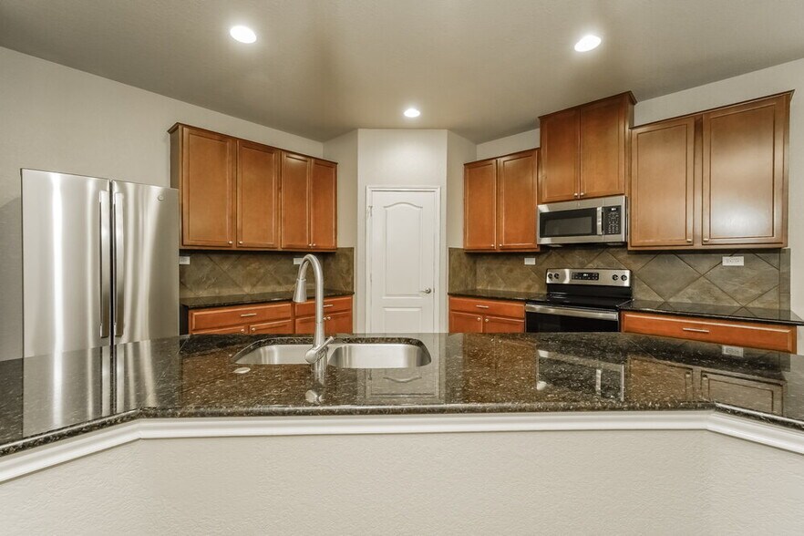 Building Photo - 20107 Silver Strm