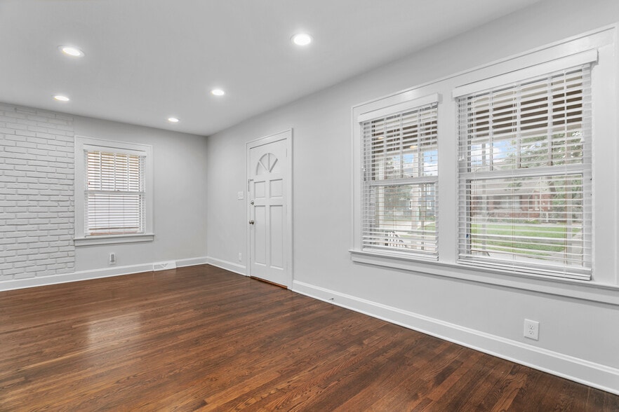 Building Photo - 4105 Adams St